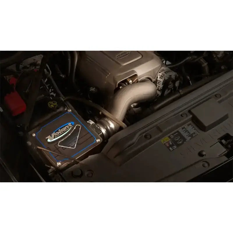 Volant 14-15 GMC Sierra/Chevy Silverado 2500/3500HD 6.0L V8 Pro5 Closed Box Air Intake System - Truck & Automotive
