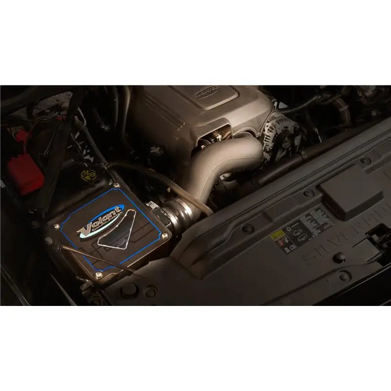 Volant 15560 Volant 14-15 GMC Sierra/Chevy Silverado 2500/3500HD 6.0L V8 Pro5 Closed Box Air Intake System