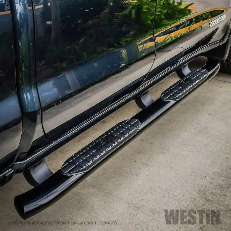 Westin 19-20 Chevrolet Silverado/GMC Sierra 1500 Double Cab PRO TRAXX 5 Oval Nerf Step Bars - Black 
