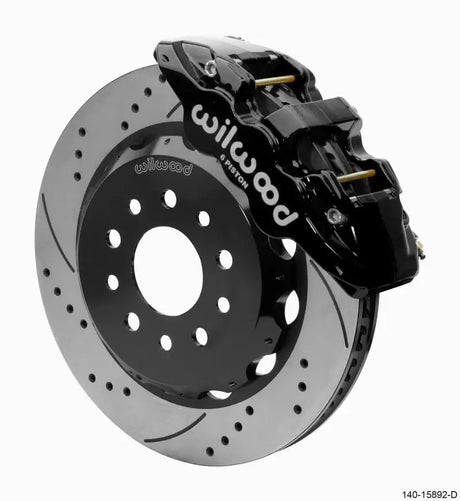 Black Wilwood Aero6 brake caliper and slotted rotor on Jeep JL SRP hat kit