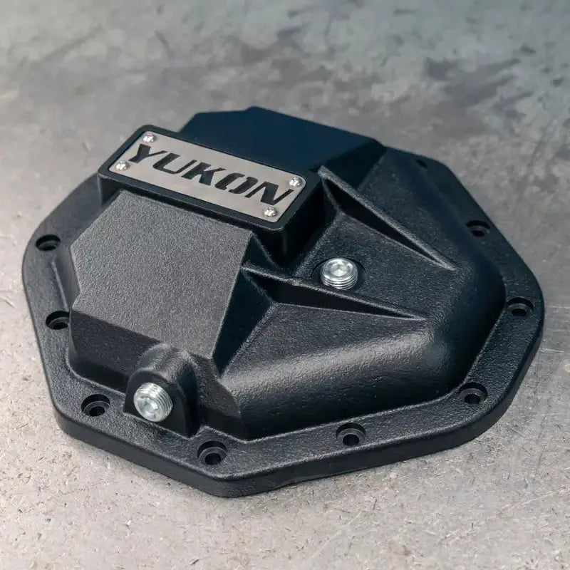 Black Yukon Gear Hardcore differential cover with silver nameplate for Chrysler 9.25in rear end